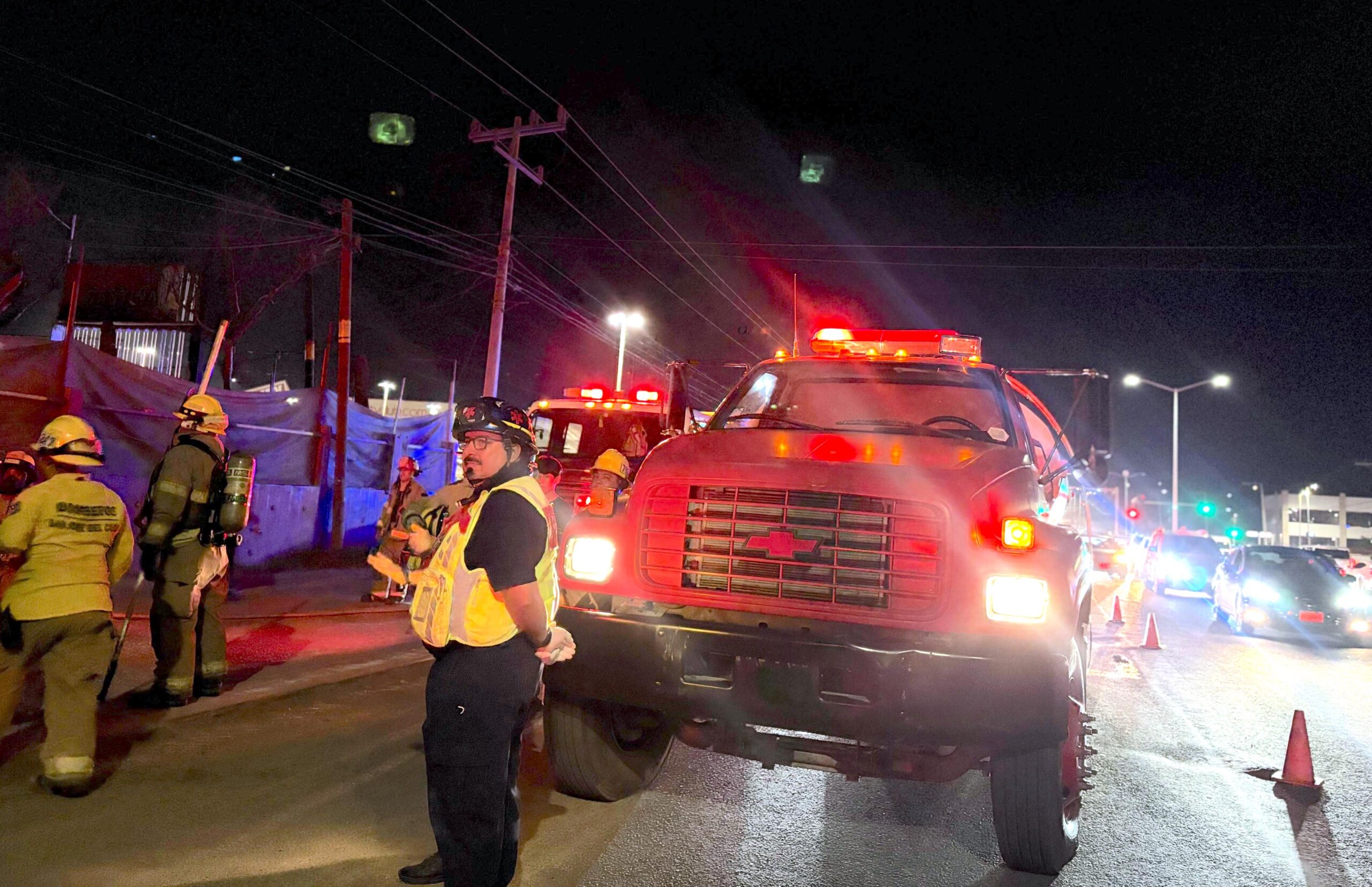 ATIENDE AYUNTAMIENTO INCENDIOS EN RESTAUTANTES SJC 3